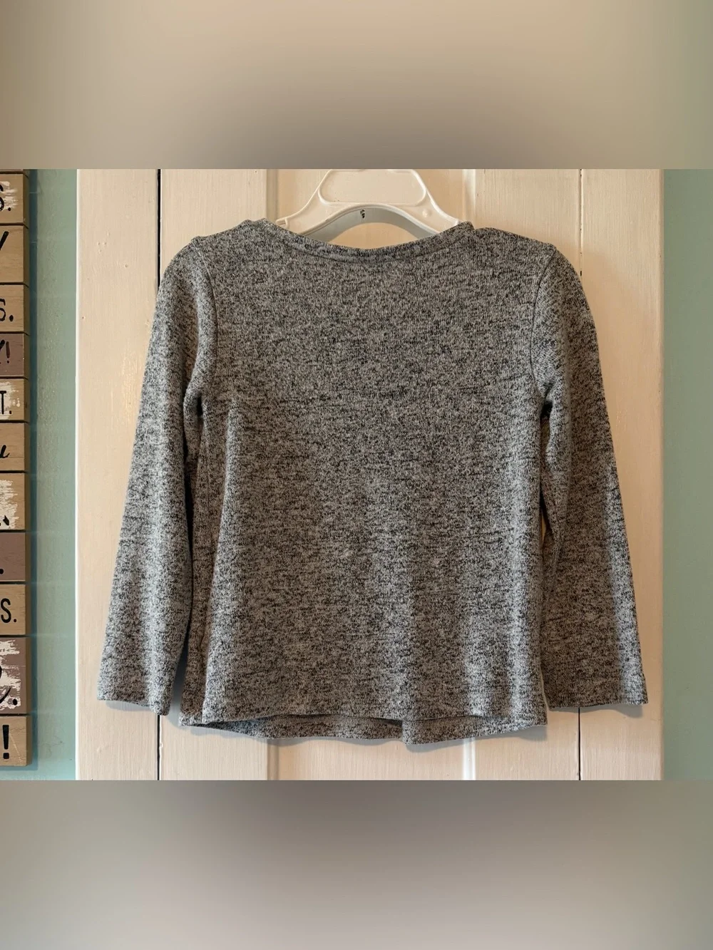 GAP Toddler Girls’ Gray Marled Ruffle-Front Long Sleeve Tee - Size: 2T